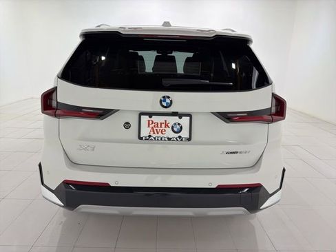 Used 2025 BMW X1 xDrive28i w/ Premium Package image 4