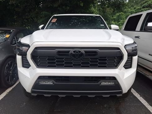 Used 2026 Toyota Tacoma TRD Off-Road AWD/4WD image 2