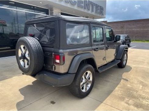 Used 2025 Jeep Wrangler Unlimited Sport AWD/4WD image 6