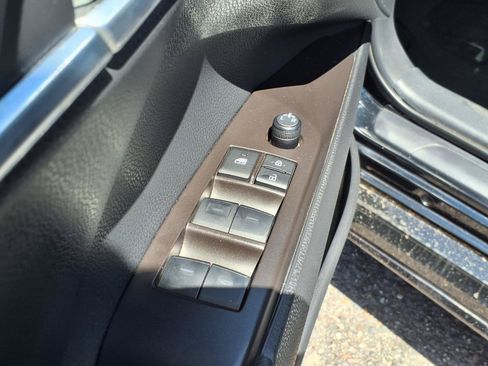 Used 2024 Toyota Camry SE FWD image 19