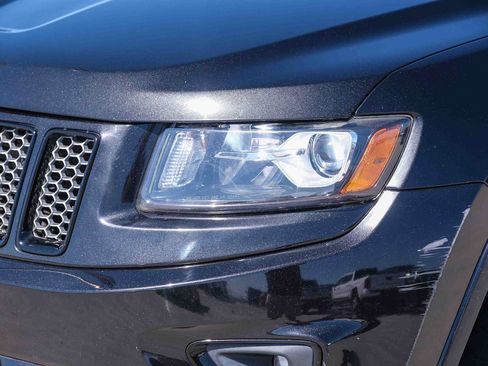 Used 2015 Jeep Grand Cherokee Altitude AWD/4WD image 12