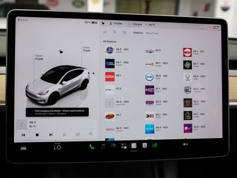 Used 2023 Tesla Model Y Long Range AWD/4WD image 26
