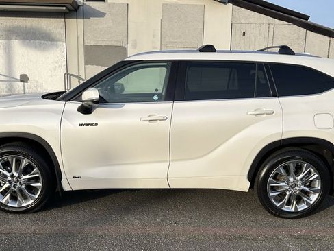 Certified 2021 Toyota Highlander Limited image 8