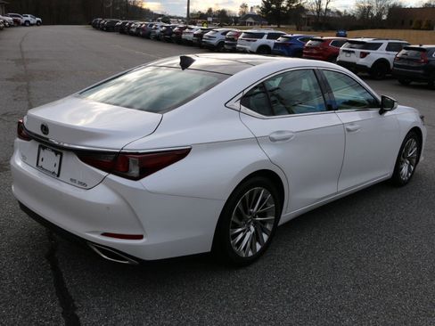 Used 2019 Lexus ES 350 Ultra Luxury image 8
