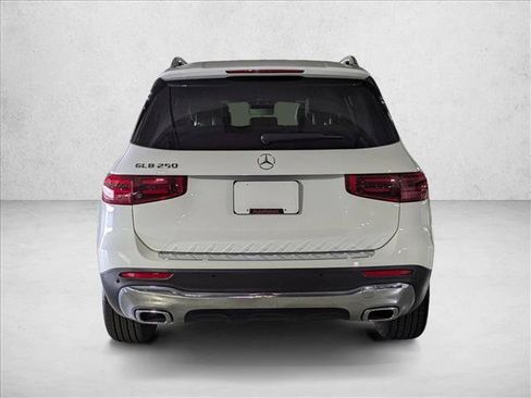 Certified 2025 Mercedes-Benz GLB 250 image 8