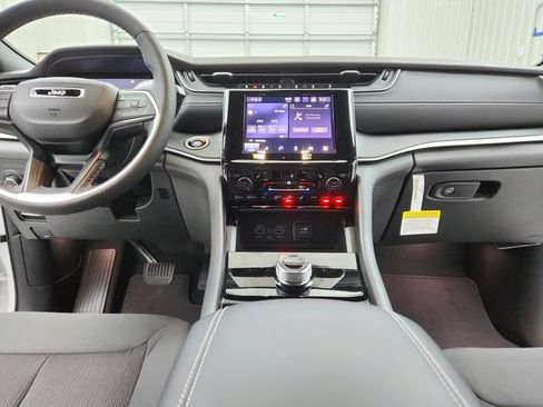 New 2026 Jeep Grand Cherokee Laredo X RWD image 28