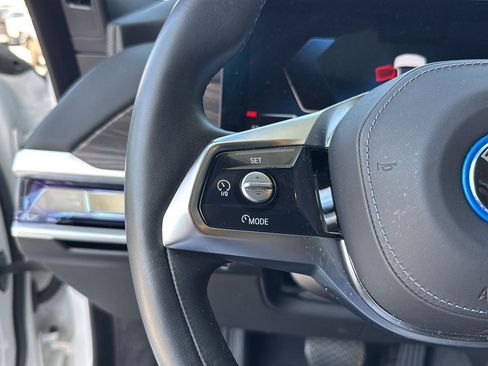 Used 2024 BMW i7 xDrive60 w/ Executive Package image 18