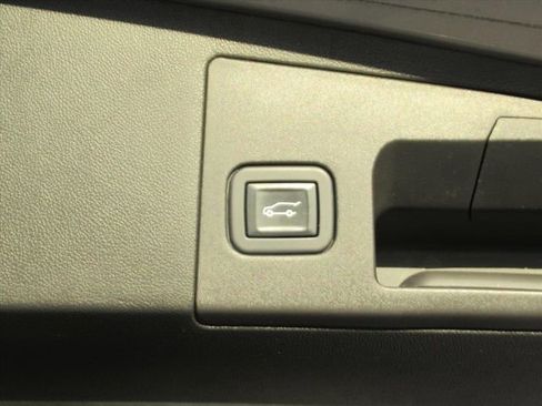 Used 2022 Cadillac XT5 Luxury image 28