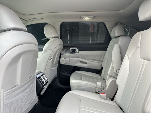 Certified 2023 Kia Sorento SX FWD image 22