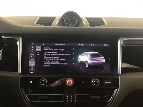 Certified 2026 Porsche Macan AWD/4WD image 36
