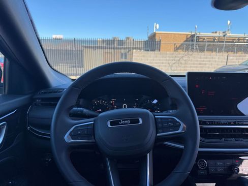 Used 2025 Jeep Compass Trailhawk w/ Trailer Tow Group image 32