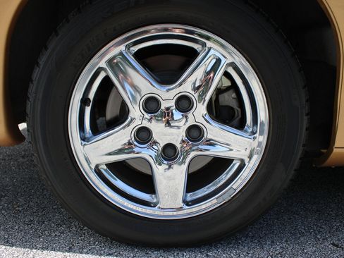 Used 1998 Chevrolet Camaro Z28 RWD image 35