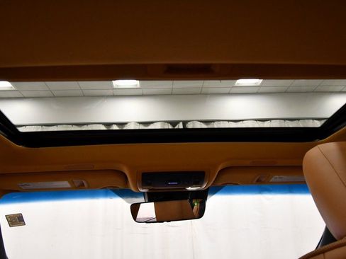 Used 2023 Lexus ES 350 w/ Premium Package image 13