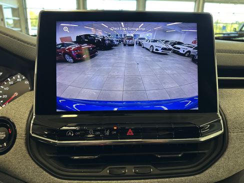 Used 2022 Jeep Compass Latitude w/ Sun and Sound Group image 32