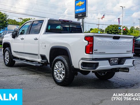 Used 2025 Chevrolet Silverado 3500 High Country w/ High Country Premium Package AWD/4WD image 8