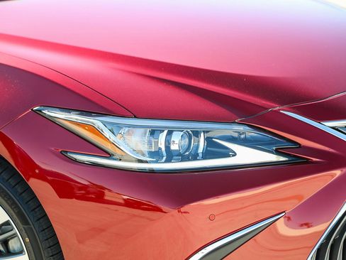 Used 2019 Lexus ES 350 w/ Premium Package image 8