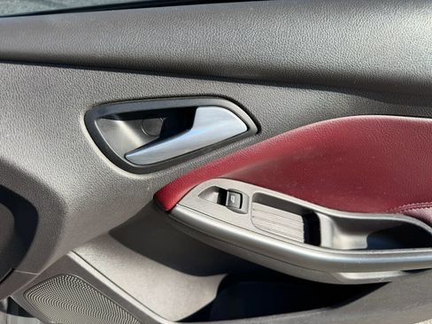 Used 2014 Ford Focus SE w/ Equipment Group 201A FWD image 26