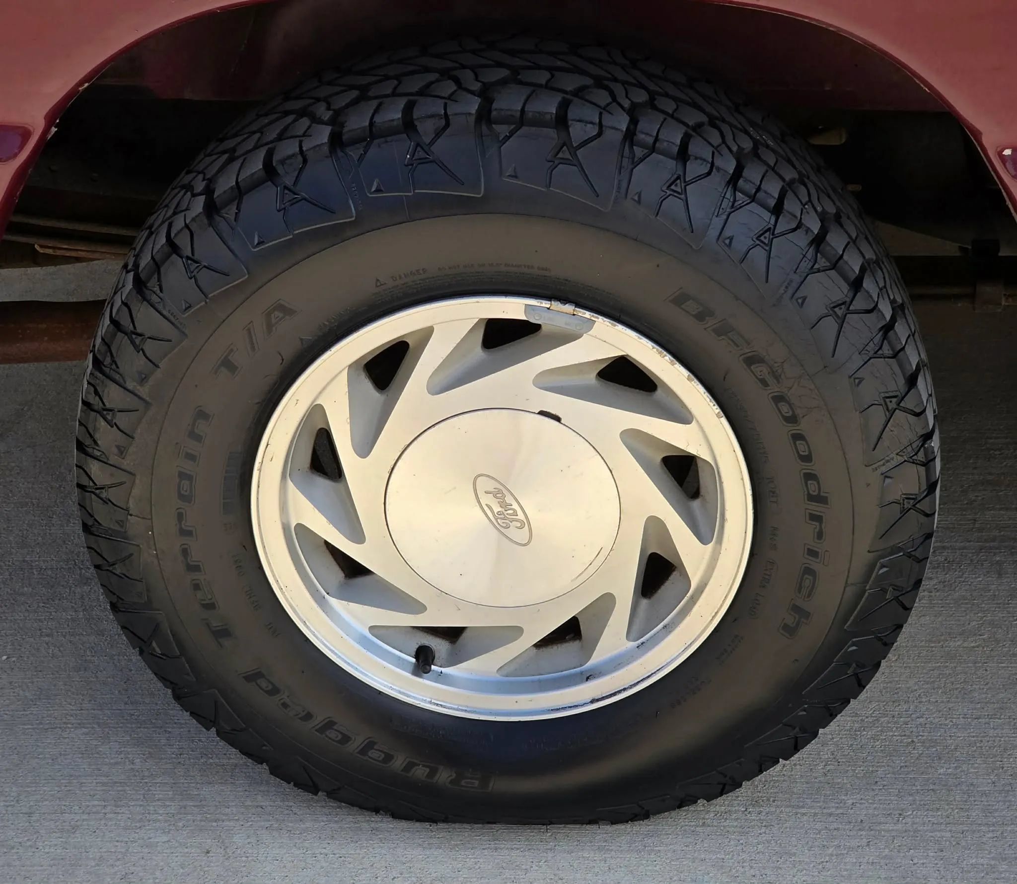 Used 2003 Ford E-150 and Econoline 150 RWD image 19