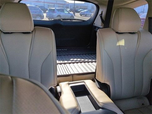 Used 2022 Acura MDX SH-AWD w/ Advance Package image 11