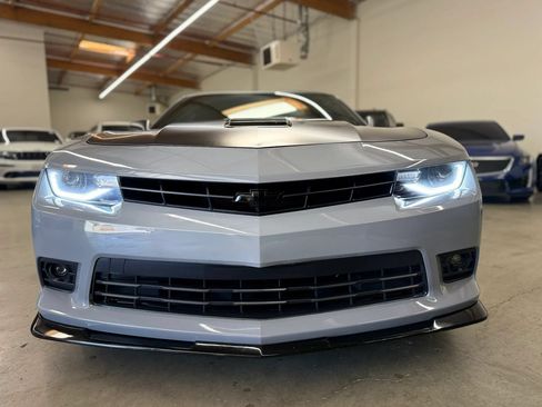 Used 2014 Chevrolet Camaro SS RWD image 5