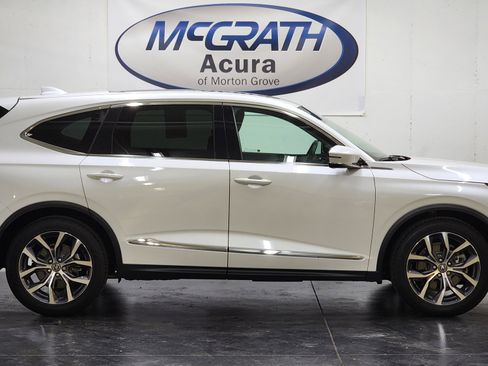 Used 2023 Acura MDX SH-AWD w/ Technology Package image 3