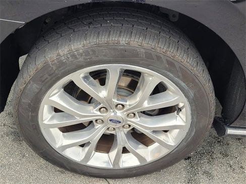 Used 2019 Ford Expedition Max Platinum image 21