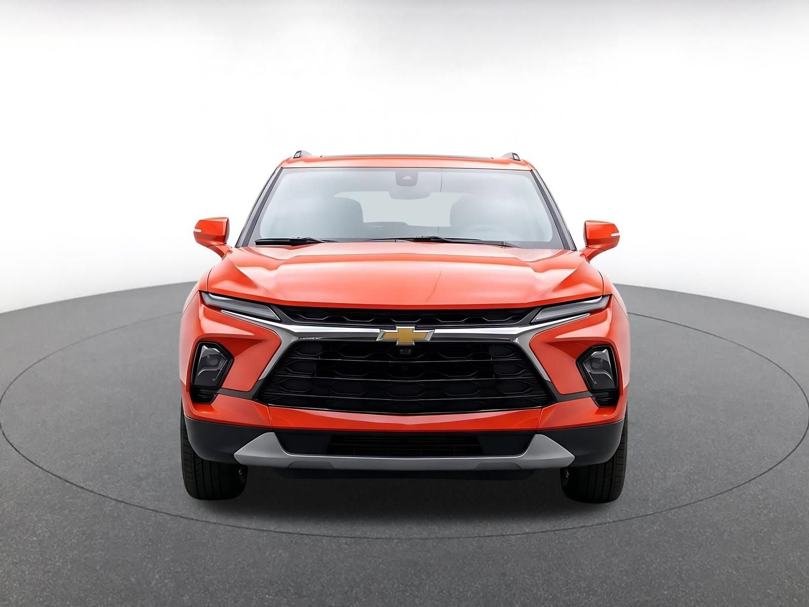 Used 2026 Chevrolet Blazer LT FWD image 2