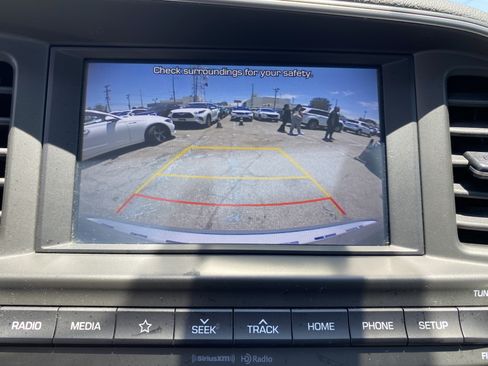 Used 2020 Hyundai Elantra SEL w/ Cargo Package (C1) FWD image 13