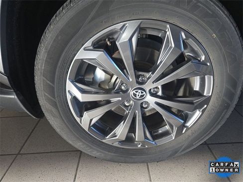Used 2024 Toyota RAV4 XLE Premium image 10