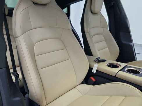 Used 2020 Porsche Taycan Turbo image 35