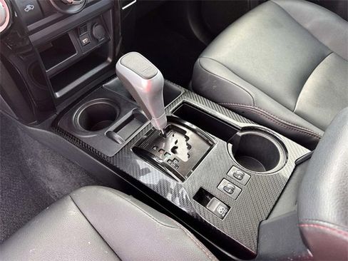 Used 2024 Toyota 4Runner TRD Off-Road Premium image 25