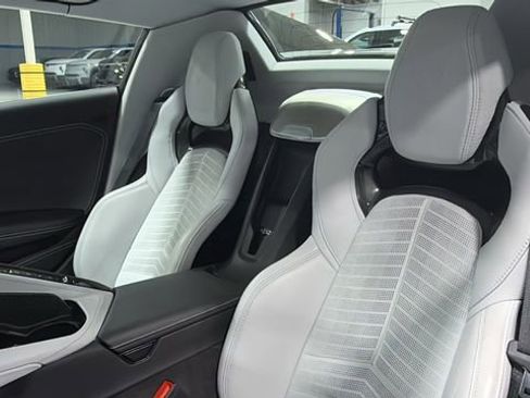 Used 2023 Chevrolet Corvette Stingray w/ Z51 Performance Package image 17