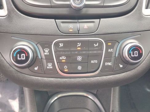 Used 2022 Chevrolet Malibu LT image 38