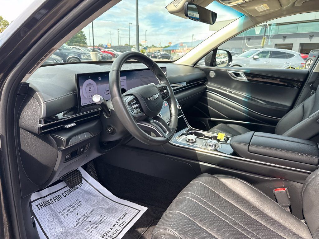 Used 2025 Genesis GV80 2.5T Standard AWD/4WD image 14
