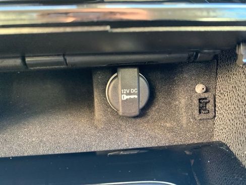 Used 2023 Chrysler 300 Touring w/ Sport Appearance Package image 35