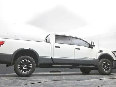 Used 2018 Nissan Titan PRO-4X w/ Pro-4x Convenience Package image 34