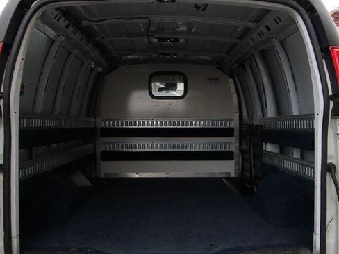 Used 2019 Chevrolet Express 2500 RWD image 12