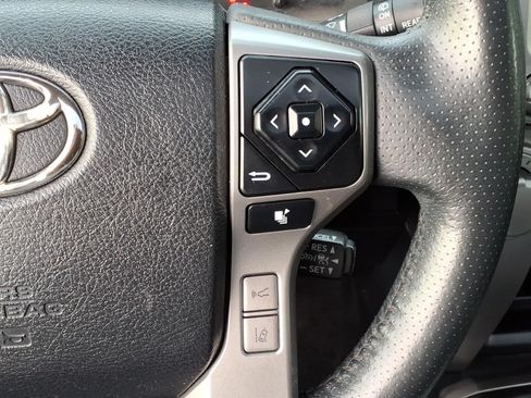 Used 2020 Toyota 4Runner SR5 Premium w/ Moonroof Package RWD image 18