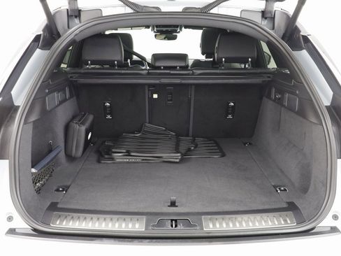 Used 2025 Land Rover Range Rover Velar Dynamic SE image 18