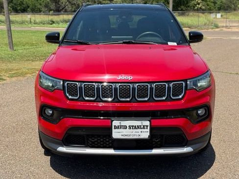 Used 2023 Jeep Compass Limited AWD/4WD image 2