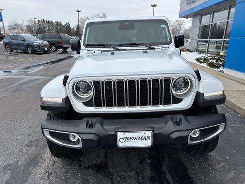 Used 2025 Jeep Wrangler Sahara w/ Safety Group image 12