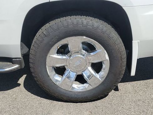 Used 2018 Chevrolet Tahoe Premier w/ Max Trailering Package AWD/4WD image 39