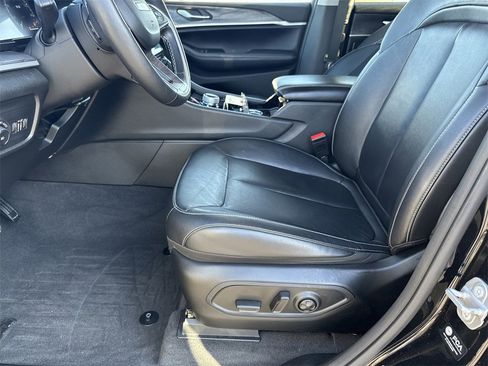 Used 2022 Jeep Grand Cherokee L Limited image 13