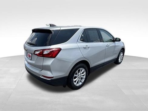 Used 2020 Chevrolet Equinox LT w/ Driver Convenience Package FWD image 4