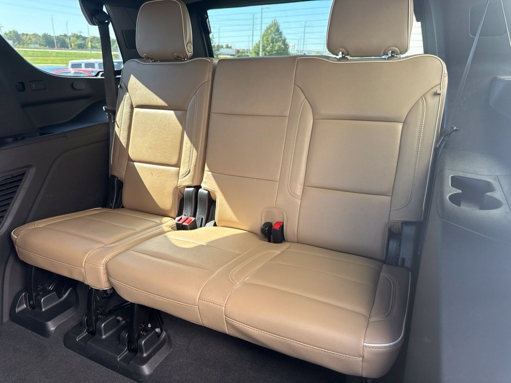 Used 2023 Chevrolet Tahoe Premier AWD/4WD image 9