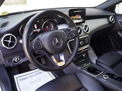 Used 2019 Mercedes-Benz GLA 250 4MATIC image 3