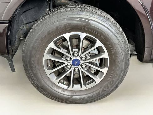 Used 2019 Ford F150 XLT w/ Equipment Group 302A Luxury AWD/4WD image 8
