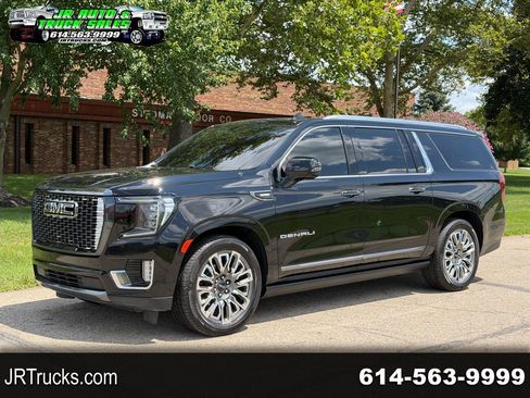 Used 2023 GMC Yukon XL Denali Ultimate AWD/4WD image 1