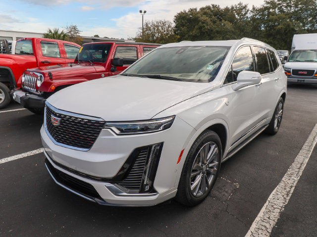 Used 2023 Cadillac XT6 Premium Luxury w/ Platinum Package FWD image 2