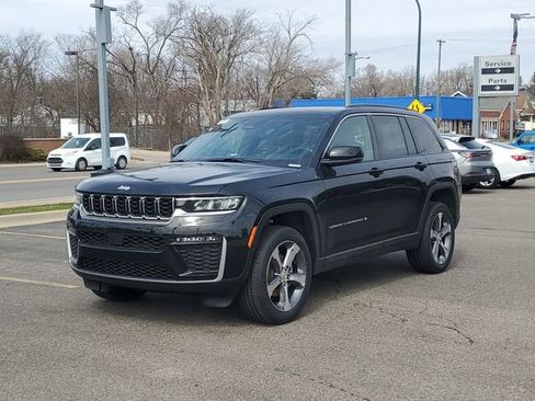 New 2026 Jeep Grand Cherokee Limited AWD/4WD image 2